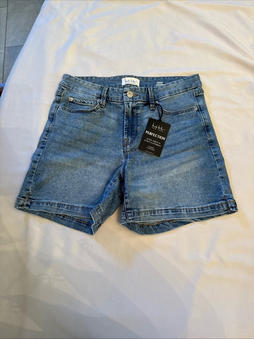 Frame Denim Light Blue Mid-Rise Women's Jean Shorts